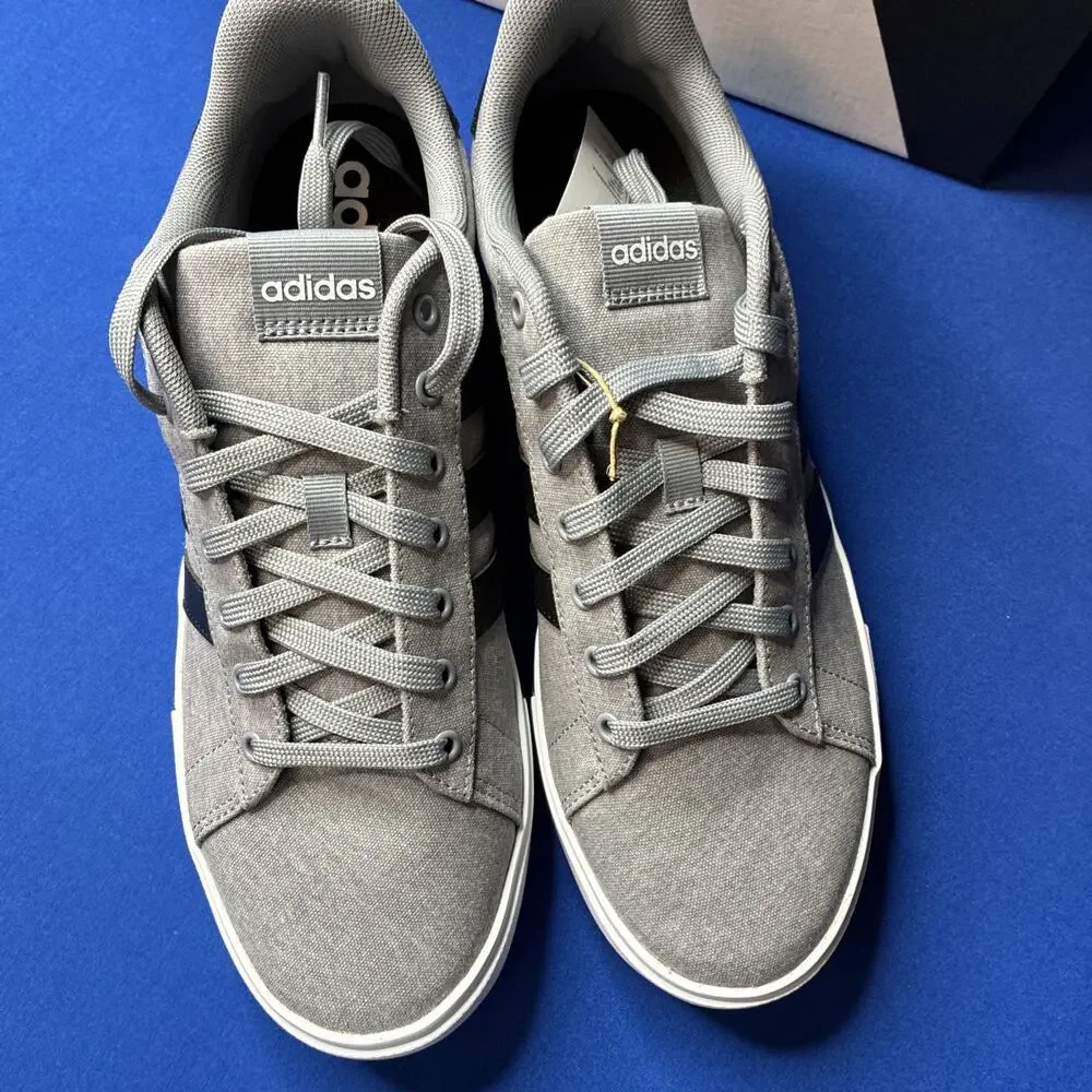 Adidas Daily 4.0 Grey/Black Men’s 10.5 Sneakers IF4493 new with box - Picture 4 of 9